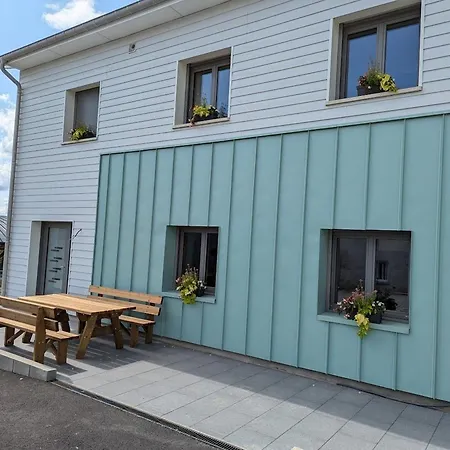 Hébergement de vacances Avec Piscine Chauffée, Et Vue Sur La Vallée - Fr-1-589-655