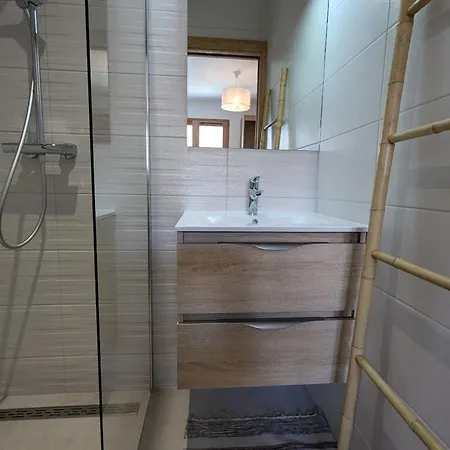 Hébergement de vacances Avec Piscine Chauffée, Et Vue Sur La Vallée - Fr-1-589-655 *