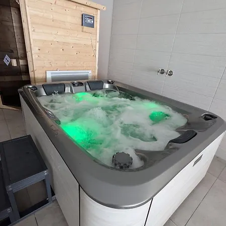 Hébergement de vacances Avec Piscine Chauffée, Et Vue Sur La Vallée - Fr-1-589-655 Le Val-dʼAjol